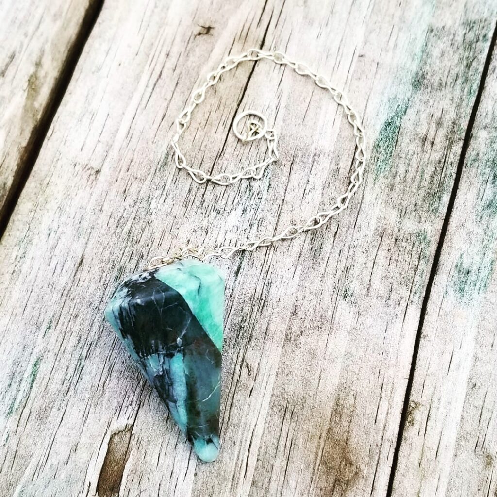 Emerald Pendulum | Alley's Loft